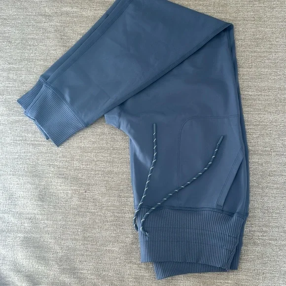 Avalanche Outdoor Supply Company ribbed Jogger Size Large NWT. - Picture 5 of 8